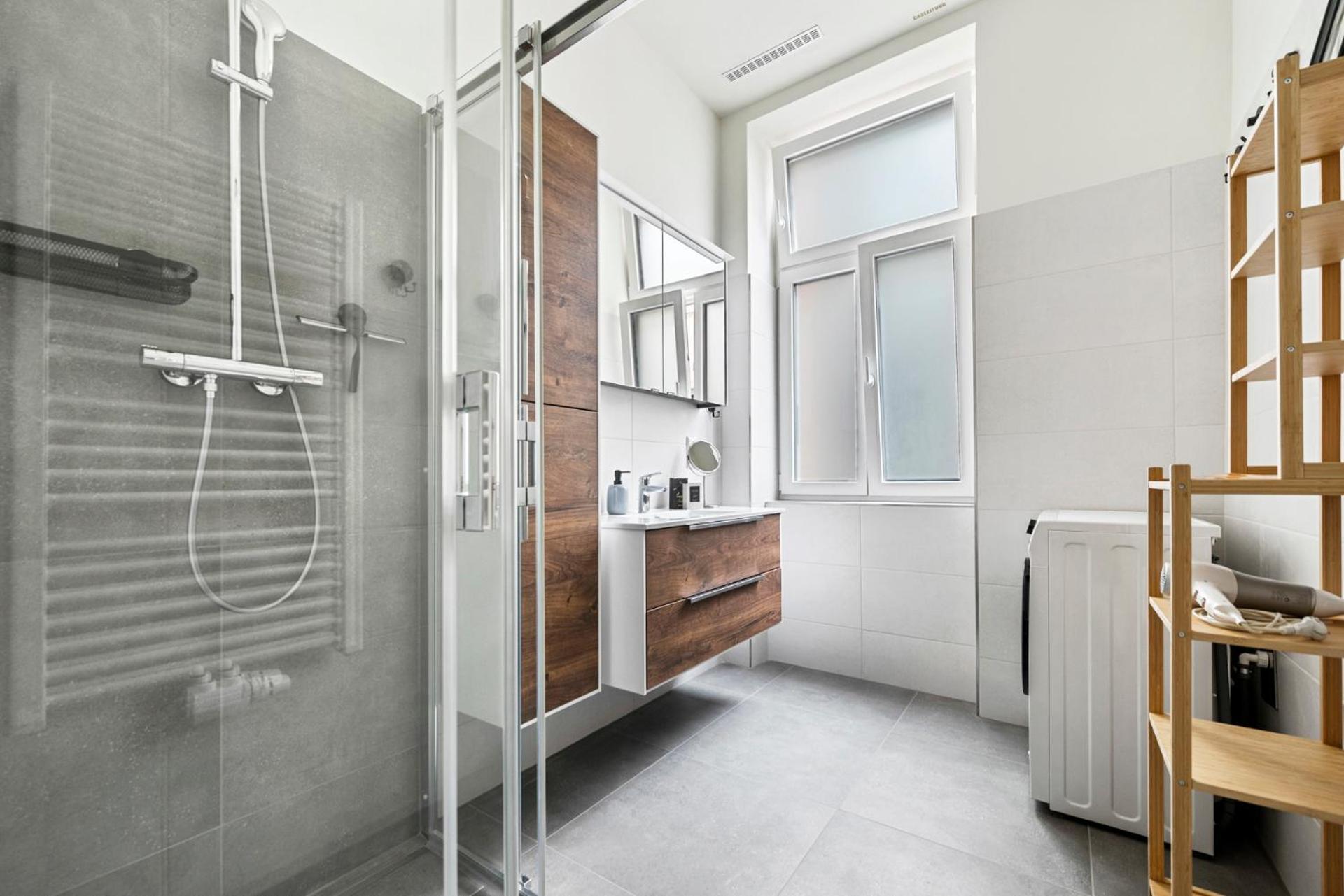 Cozy, Generous City Apartment - 10 Min To City-Centre - Contactless 24H Check-In 维也纳 外观 照片
